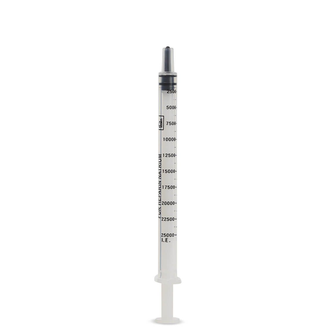 Transparente Spritze mit schwarzem Kolben und Skala. Beschriftung: 25000 I.E. Heparin Kalium. Mit weißem Griff.