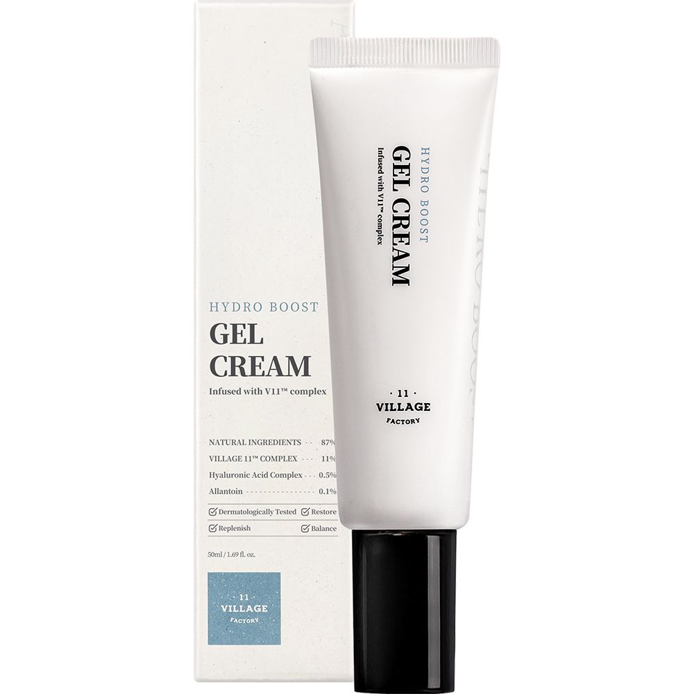 Produkt und Verpackung. Weiße Tube mit schwarzem Deckel und Karton. Aufschrift: HYDRO BOOST GEL CREAM. Marke: VILLAGE 11 FACTORY.