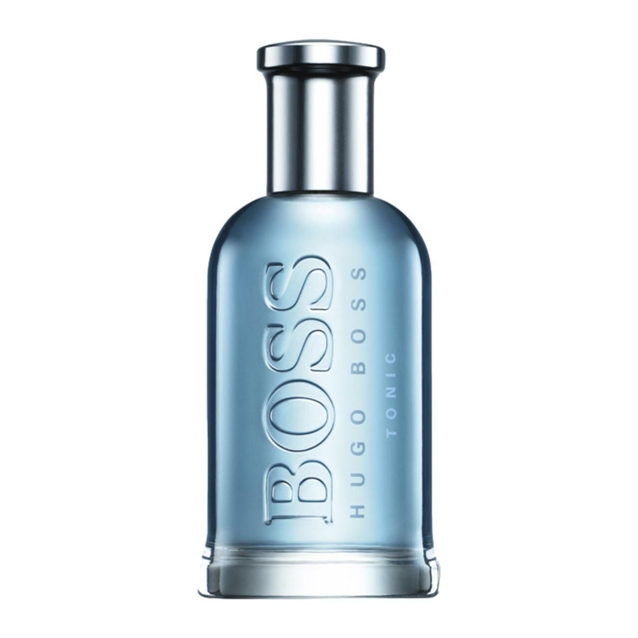 Hellblaues Flakon mit silbernem Verschluss. Aufschrift BOSS HUGO BOSS TONIC.