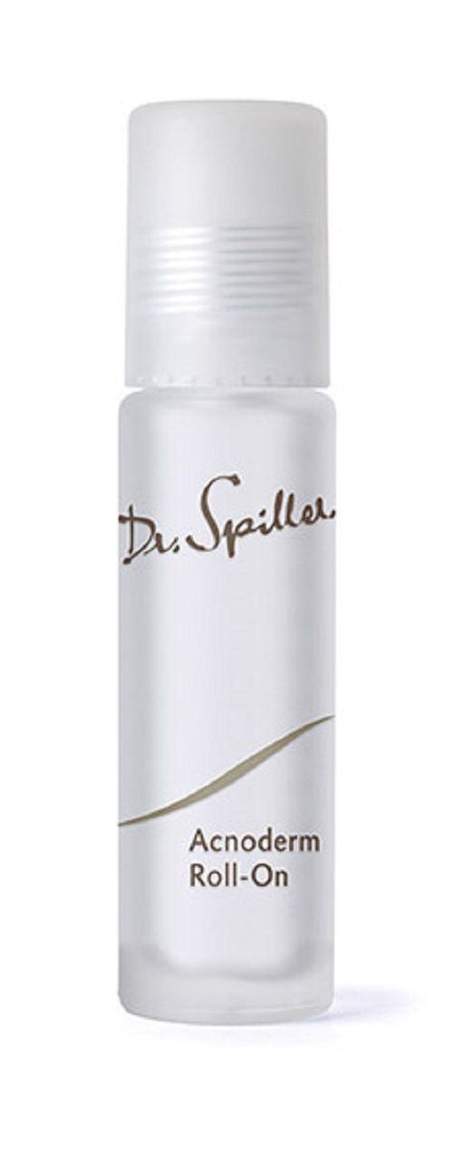 Zylindrische Flasche mit Roll-On-Applikator. Weißes Etikett mit Schriftzug "Dr. Spiller" und "Acnoderm Roll-On".