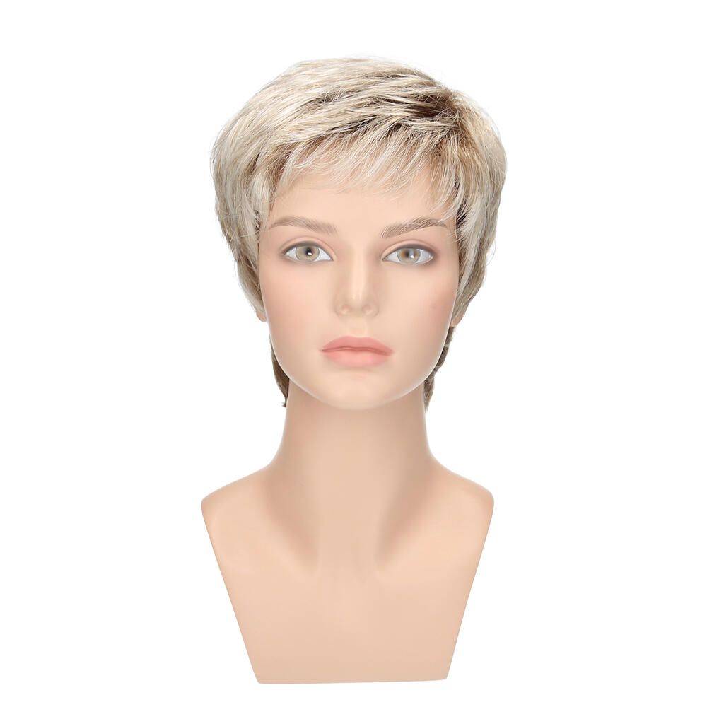 Perücke Sam von trendhair. Kurzer, blond-aschfarbener Haarschnitt. Auf einer Schaufensterpuppe mit hellem Hautton.