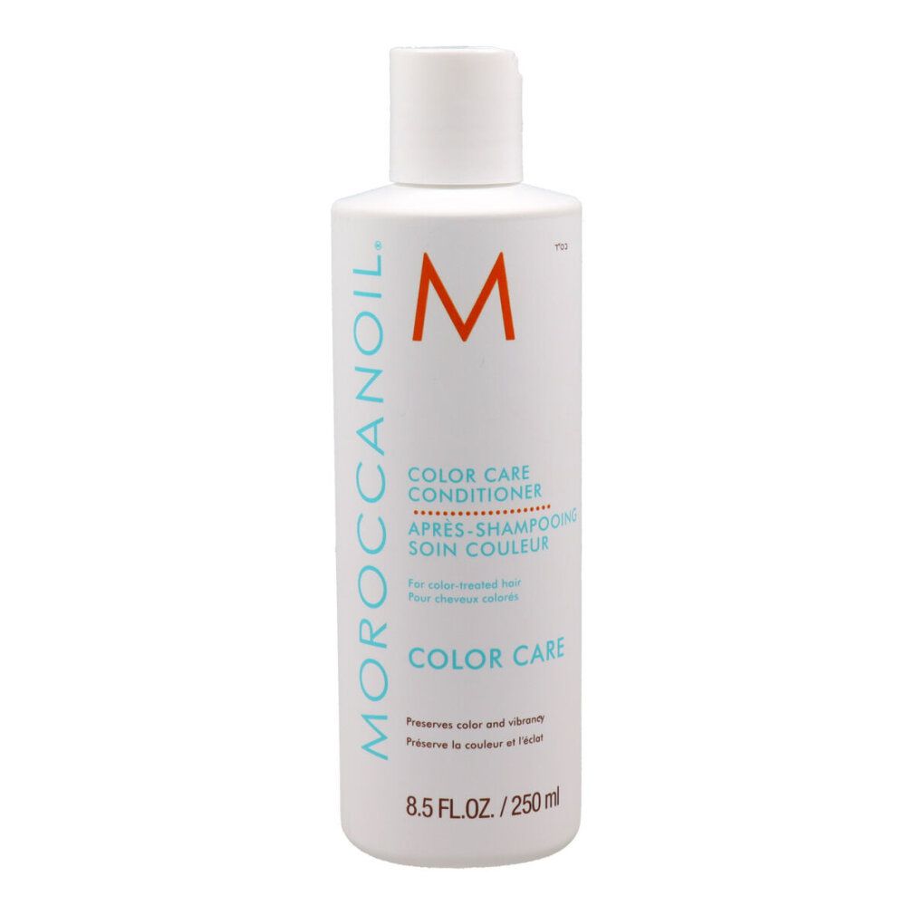 Person wendet Moroccanoil Color Care Conditioner an, der Schaum ist sichtbar.