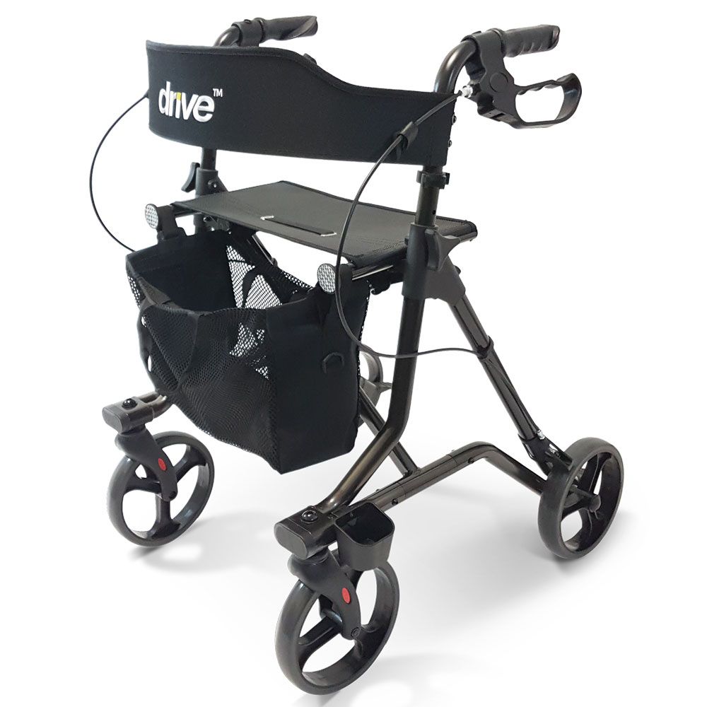 Schwarzer Rollator mit Korb, Tablett und Rückenlehne. Marke 'drive' sichtbar.