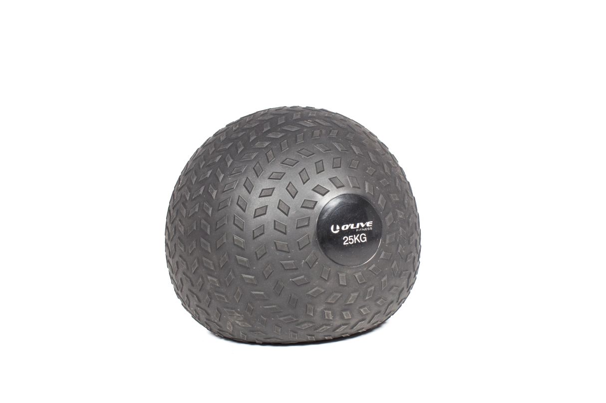 Grauer Slam Ball mit geprägter Oberfläche. Auf schwarzem Aufkleber: O'Live, 25KG.