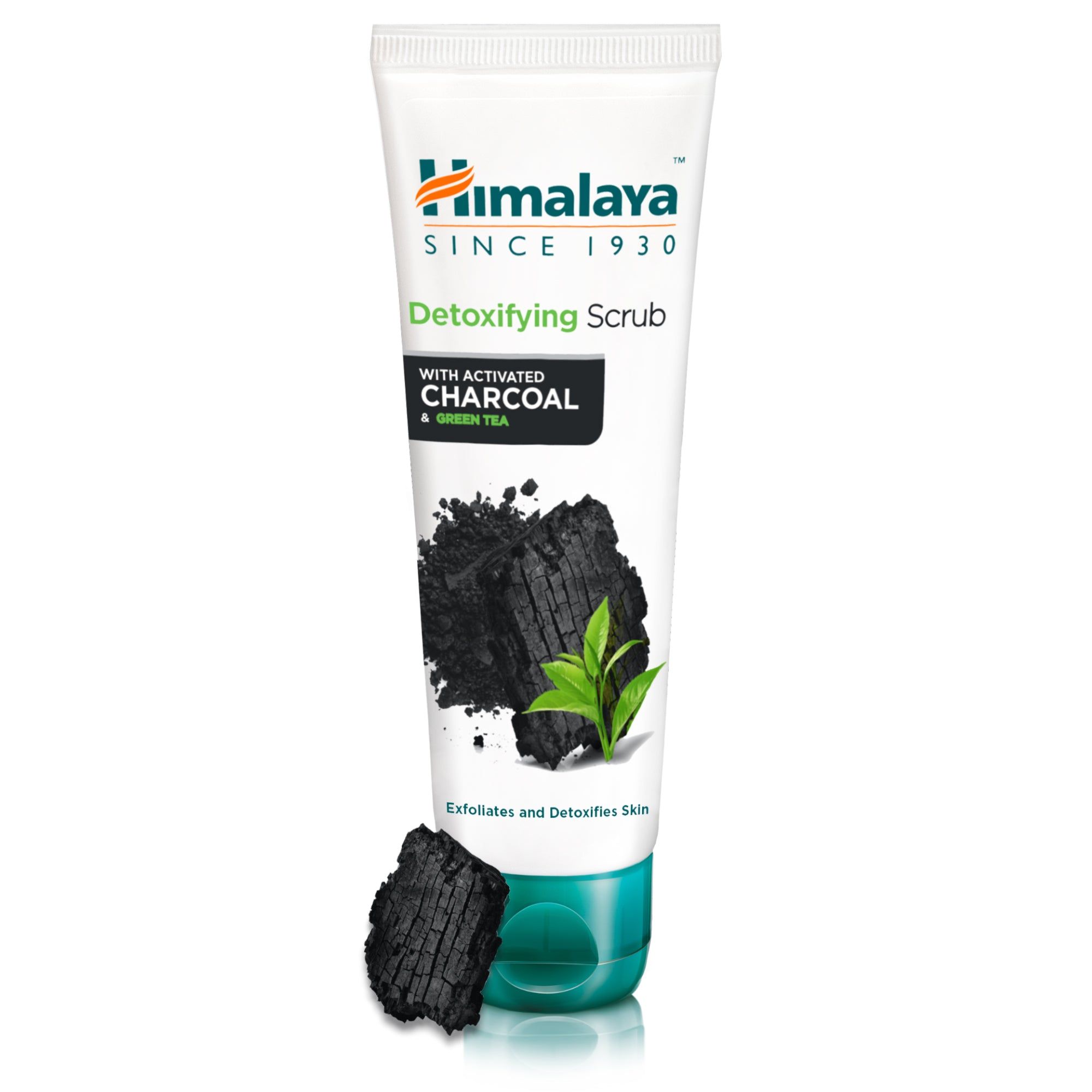 Weiß-grüne Tube mit Himalaya-Logo und Produktbezeichnung. Enthält Aktivkohle und grünen Tee. Abgebildet sind Kohle und Blätter.