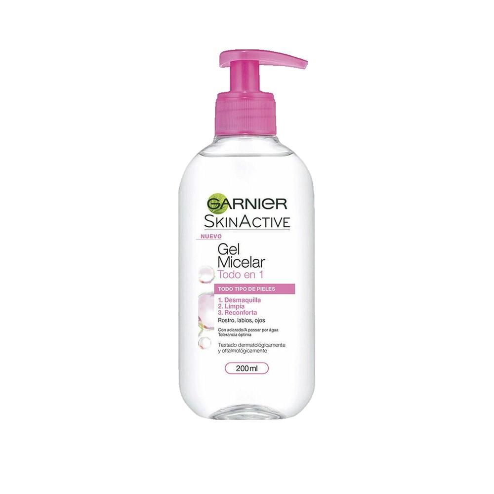 Transparente Flasche mit rosa Pumpe. Aufschrift: Garnier SkinActive Gel Micelar. Für alle Hauttypen.