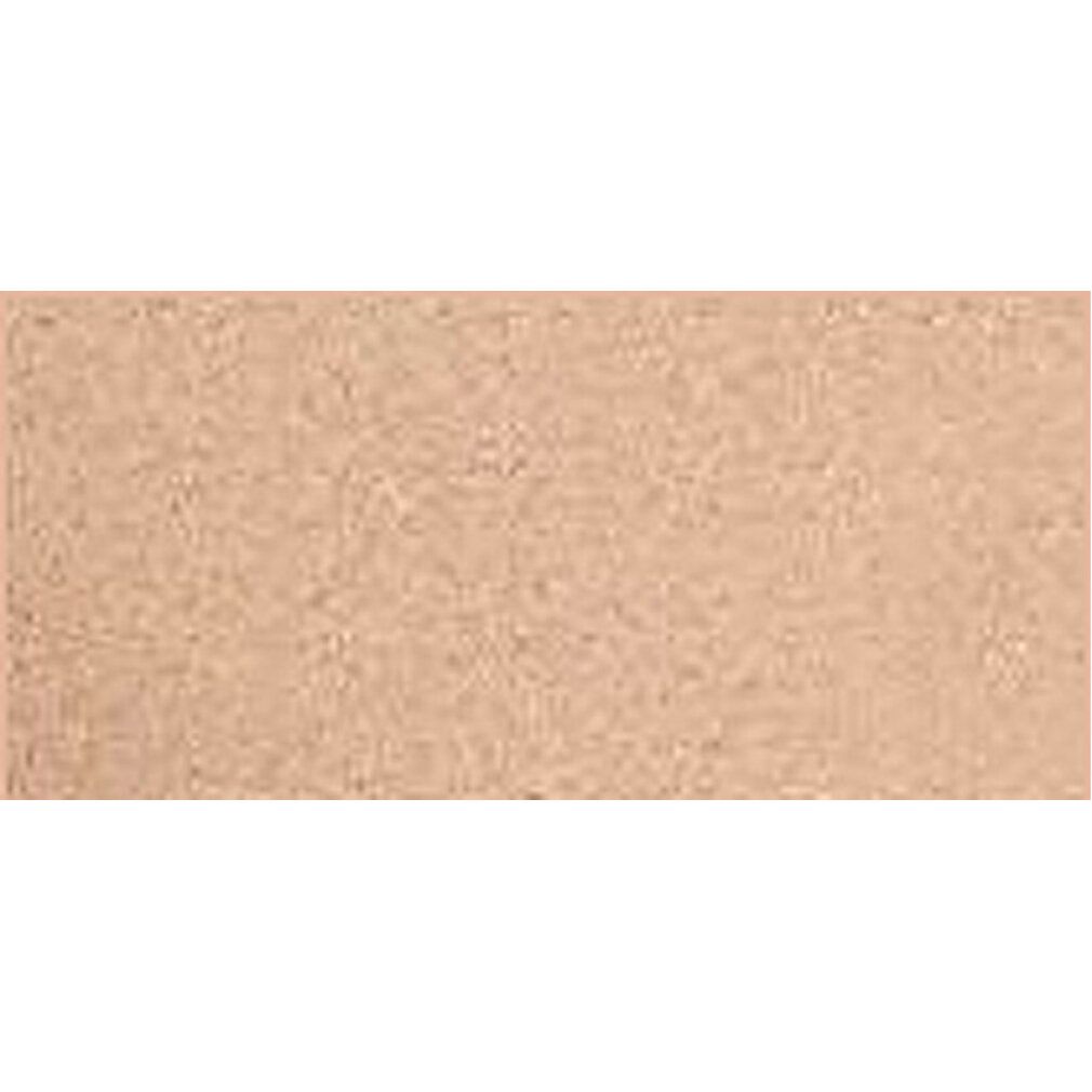Heller, beiger Farbton. Textur des Madara Skin Equal Foundation.