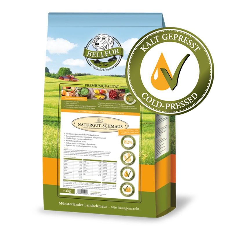 Bellfor-Beutel mit Naturgut-Schmaus-Hundefutter. Grün-weiße Verpackung mit Logo und Aufdrucken. Siegel 'Kalt gepresst'.