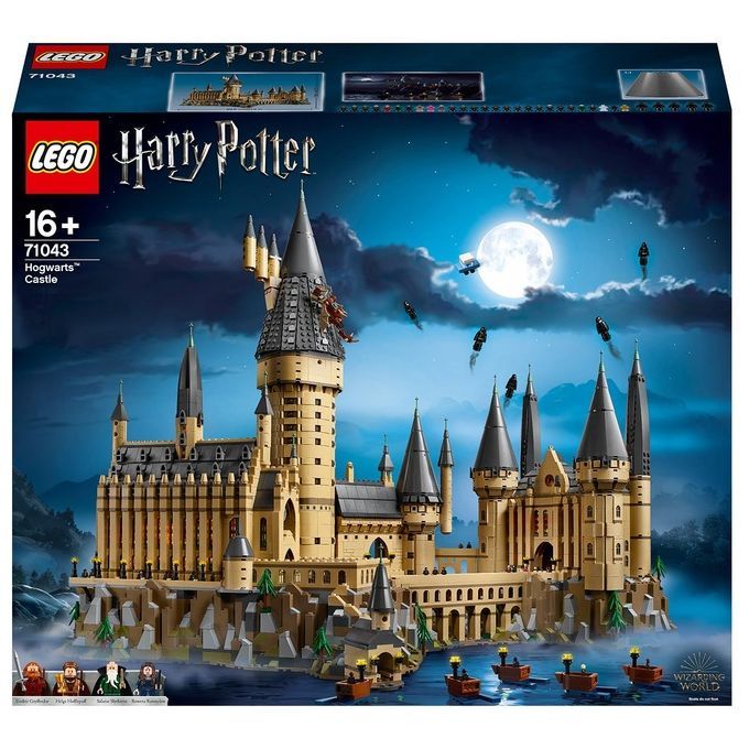 Set LEGO Harry Potter Castello di Hogwarts. La confezione mostra il castello di Hogwarts di notte, con la luna e personaggi volanti. Il set è destinato a persone dai 16 anni in su. Il logo LEGO e la scritta Harry Potter sono ben visibili.