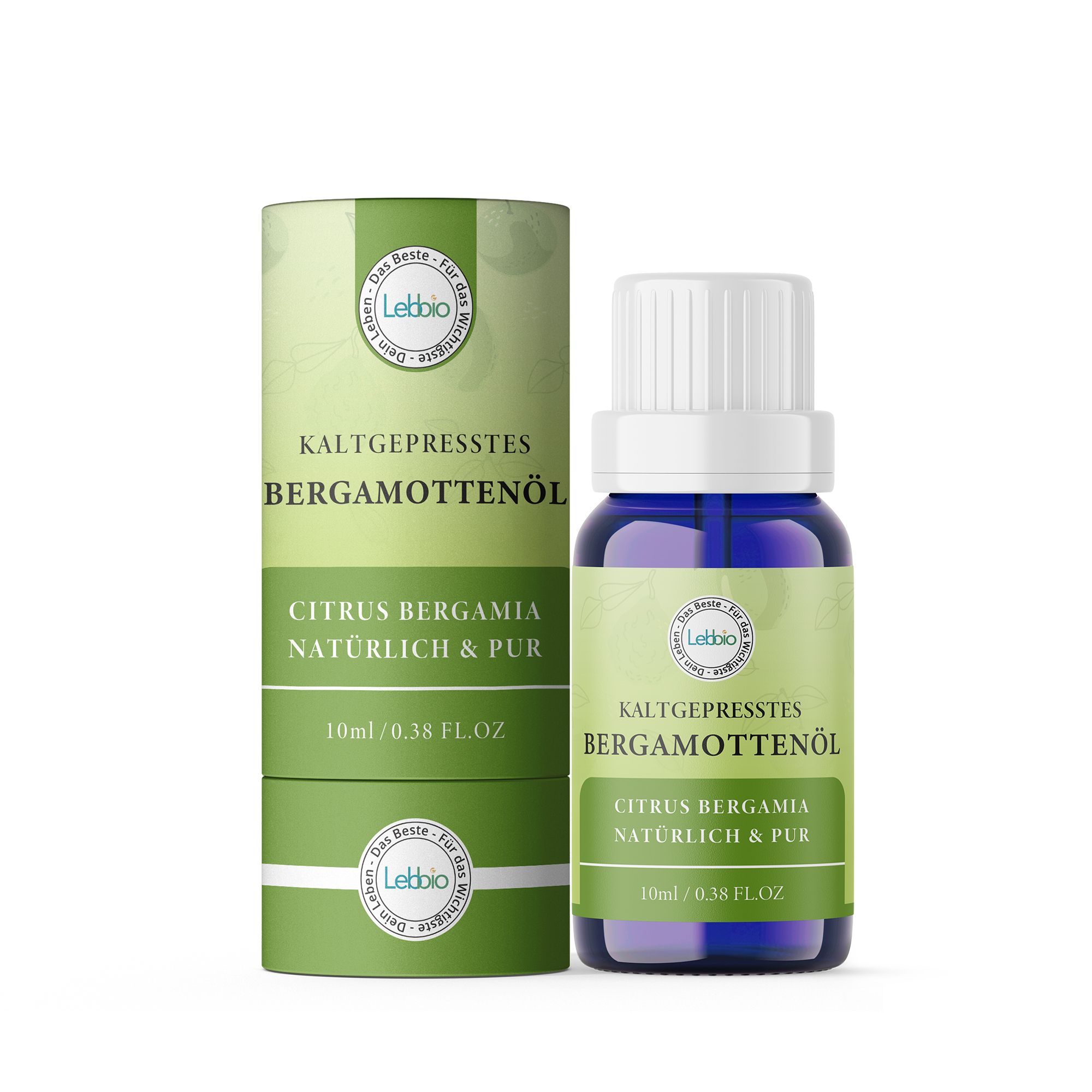 Blaue Glasflasche mit weißem Deckel und grüner Etikett. Daneben eine grüne Pappverpackung. Aufschrift: Bergamottenöl.
