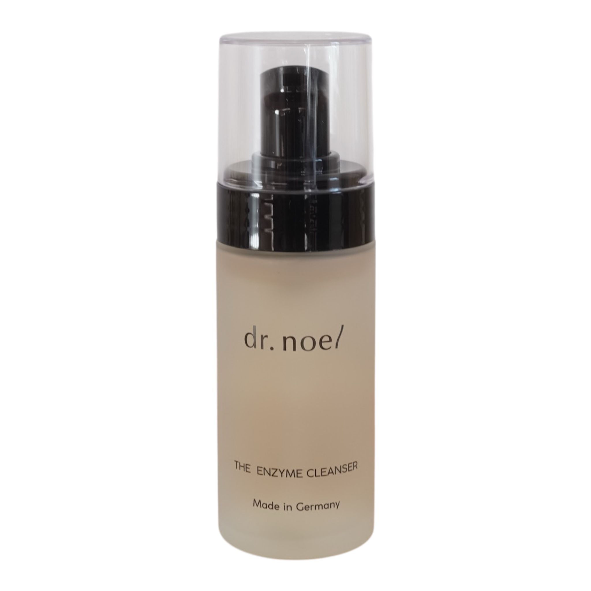 Flasche mit Sprühkopf. Aufschrift: dr. noel/ THE ENZYME CLEANSER. Hergestellt in Deutschland. Mattiertes Glas.