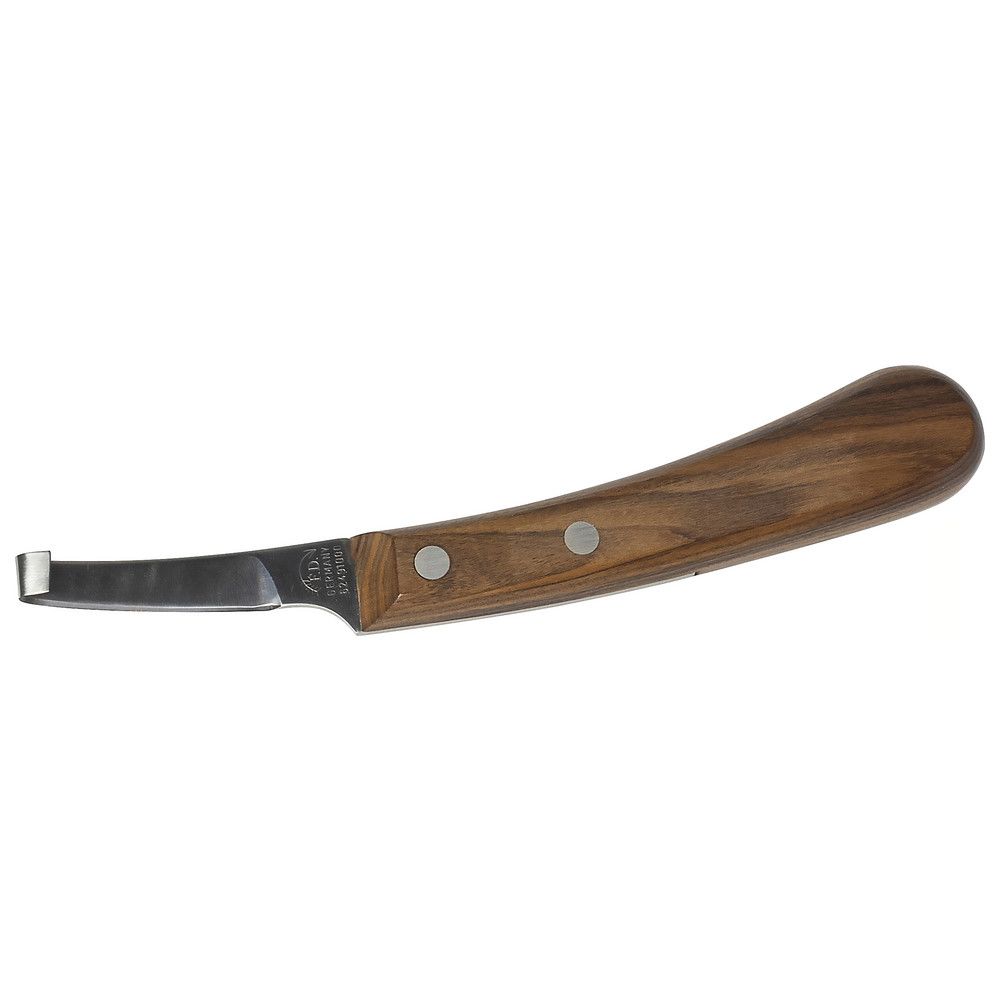 Hufmesser mit Holzgriff und Metallklinge. Klinge mit abgewinkelter Spitze. Griff mit zwei Nieten befestigt.