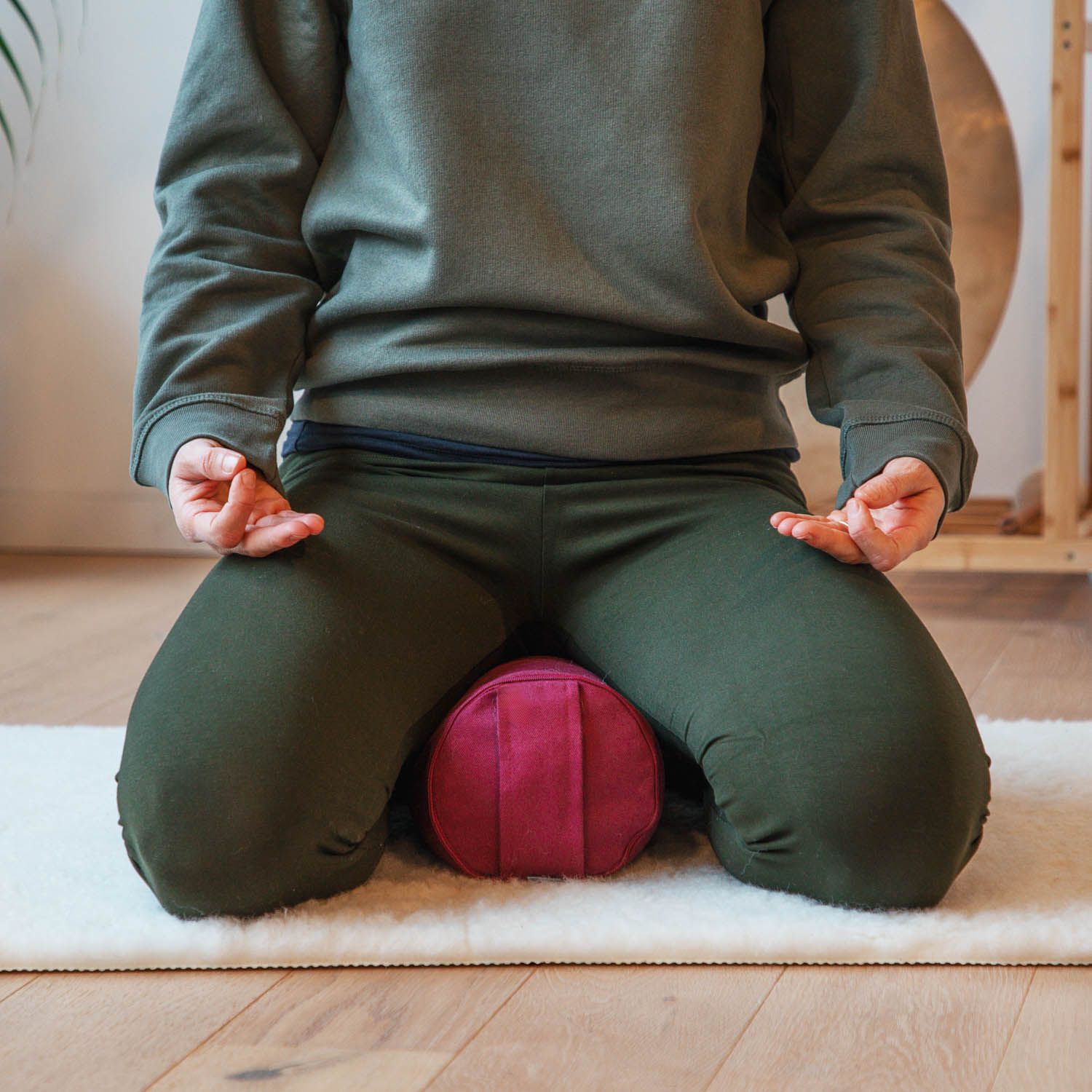 bodhi Yoga Mini-Bolster (rund), Nackenrolle, ECO, Buchweizenschalen  Aubergine