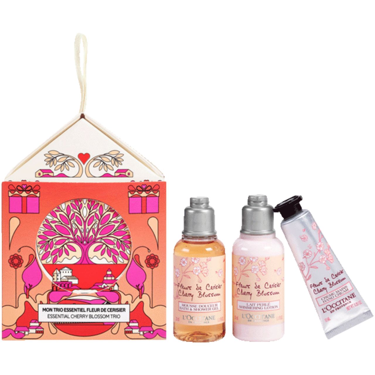 Geschenkset mit drei Produkten. Enthält Duschgel, Körpermilch und Handcreme. Verpackt in einem Hausförmigen Karton mit Kirschblüten-Motiv.