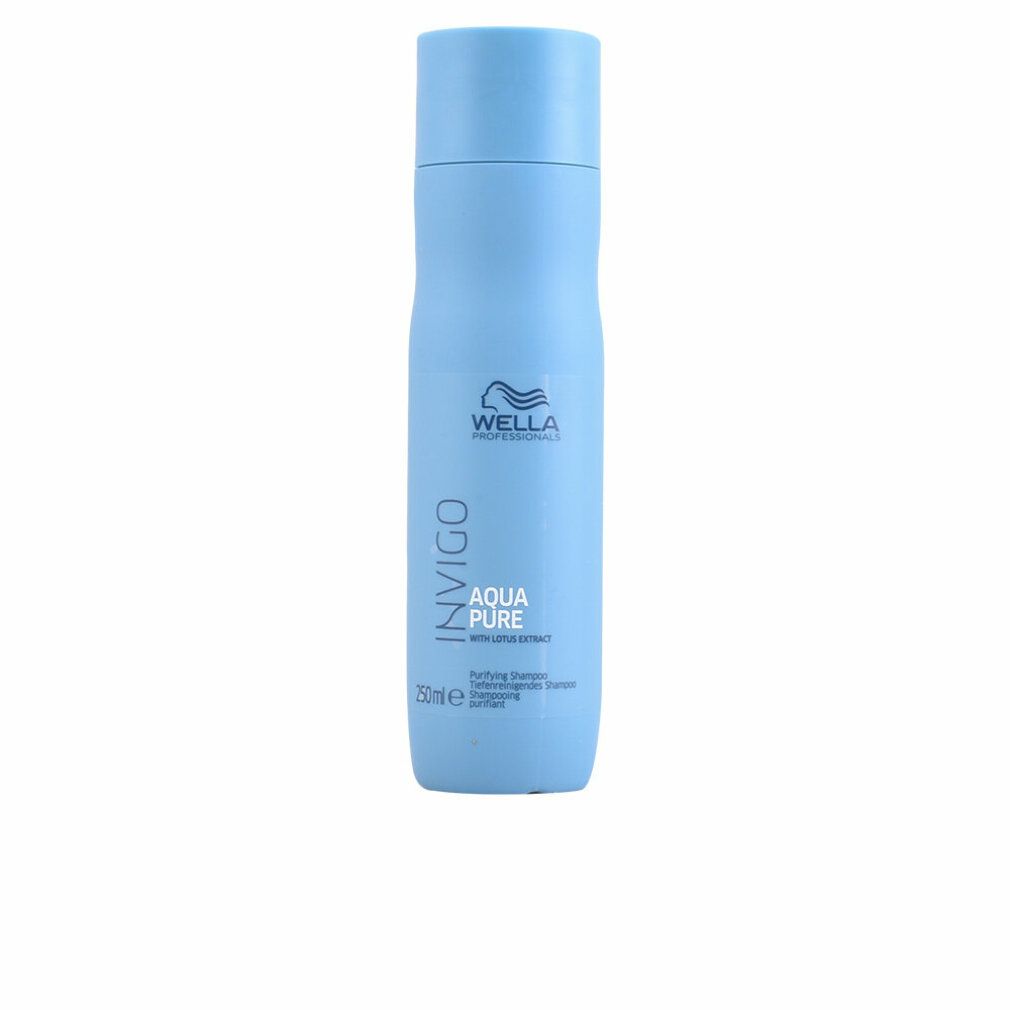 Hellblaue Shampoo-Flasche. Aufschrift: Invigo Aqua Pure, Wella Professionals. Mit Lotus-Extrakt. 250ml.