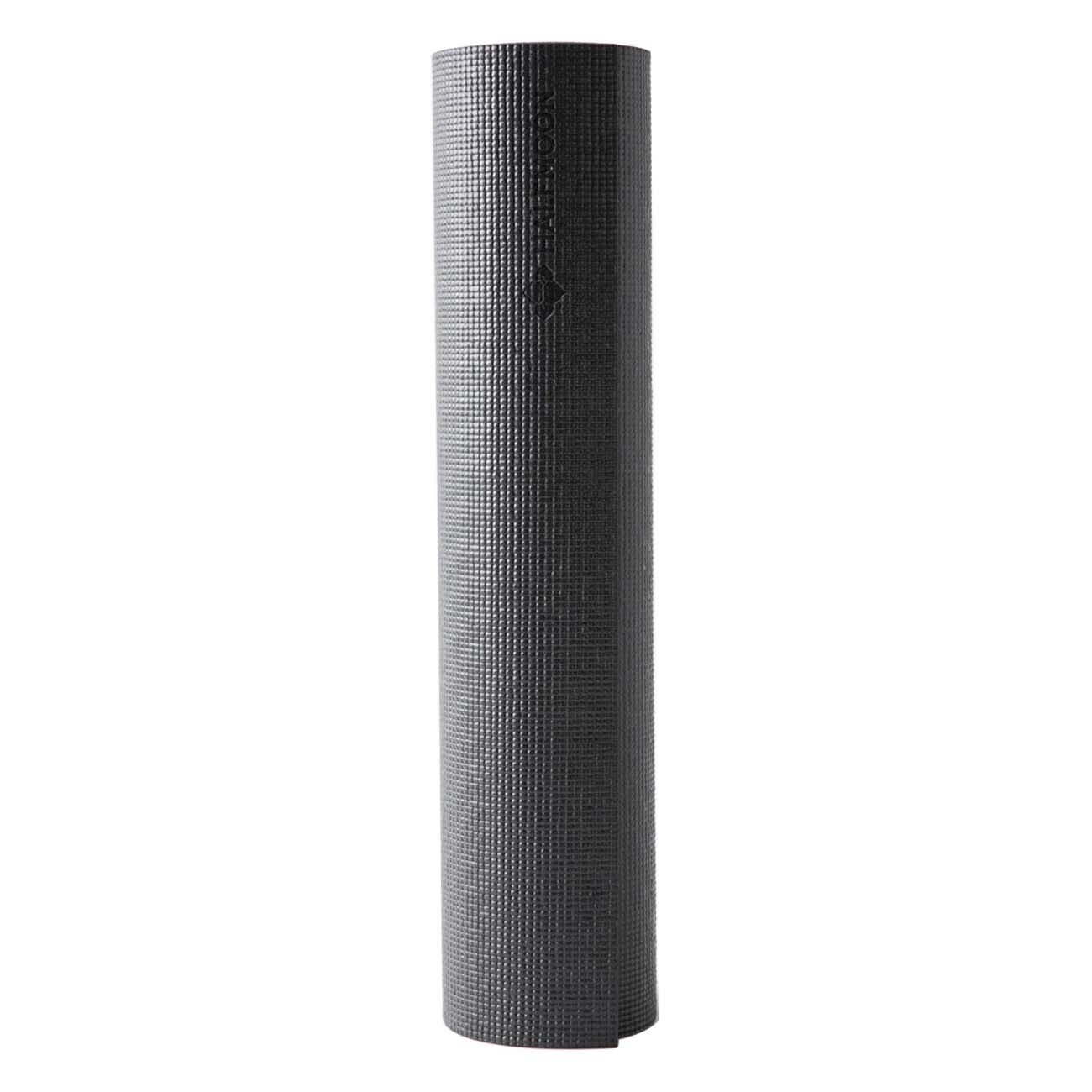 Gerollte Yogamatte, grau. Oberflächenstruktur mit Logo. Vertikale Ansicht.