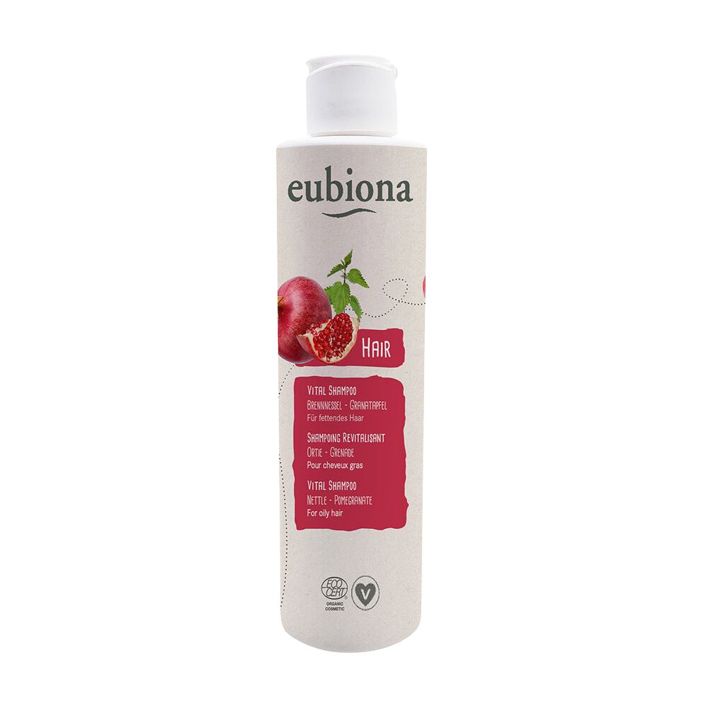 Flasche mit Shampoo. Aufschrift: eubiona. Abbildung einer Granatapfel-Hälfte. Roter Schriftzug: HAIR. Text in Deutsch, Französisch und Englisch.