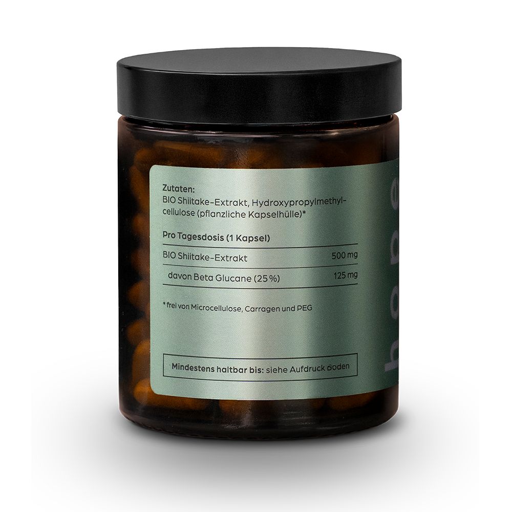 Braune Glasflasche mit schwarzen Deckel. Aufkleber mit Produktinformationen: BIO Shiitake-Extrakt, Inhaltsstoffe, Dosierung.