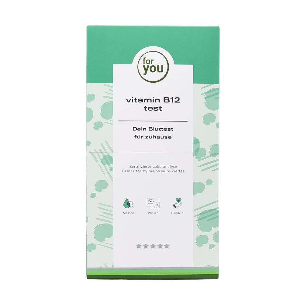 Verpackung eines Vitamin B12 Bluttests für zu Hause, mit Pflanzen und Zubehör. "for you" Logo und Testdetails sichtbar.
