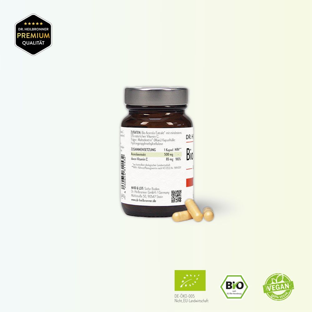 Braune Glasflasche mit Kapseln. Aufschrift: Bio Acerola Vitamin C. Rückseite mit Nährwertangaben. Bio- und Vegan-Siegel.