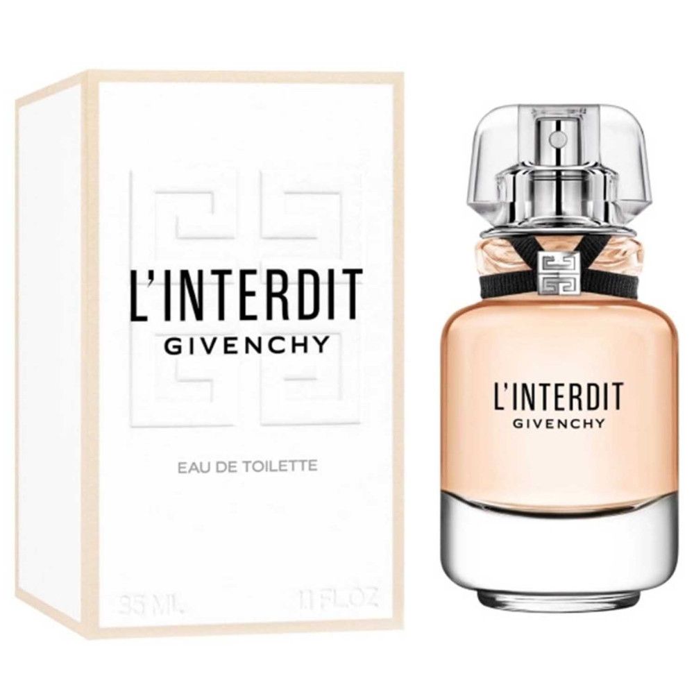 Parfümflakon und Verpackung. Flakon mit Glasboden, rosafarbenem Inhalt, schwarzem Band und silberner Kappe. Verpackung mit Logo und Schriftzug.