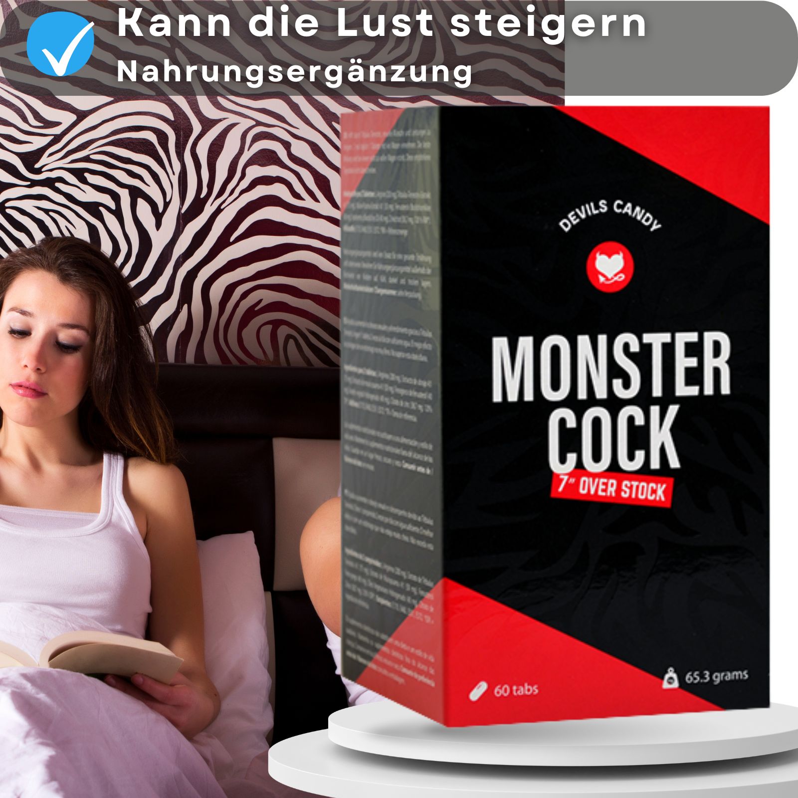 Schwarze und rote Schachtel. Aufschrift: MONSTER COCK. Enthält 60 Tabletten. Frau liest.