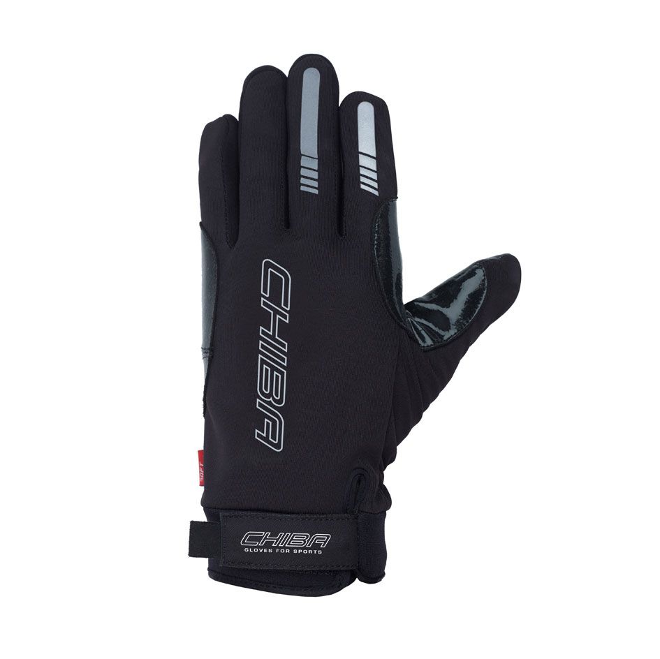 Schwarze Handschuhe mit Reflektorstreifen und CHiBA-Logo. Handfläche mit X-Grip-Aufdruck. Klettverschluss am Handgelenk.