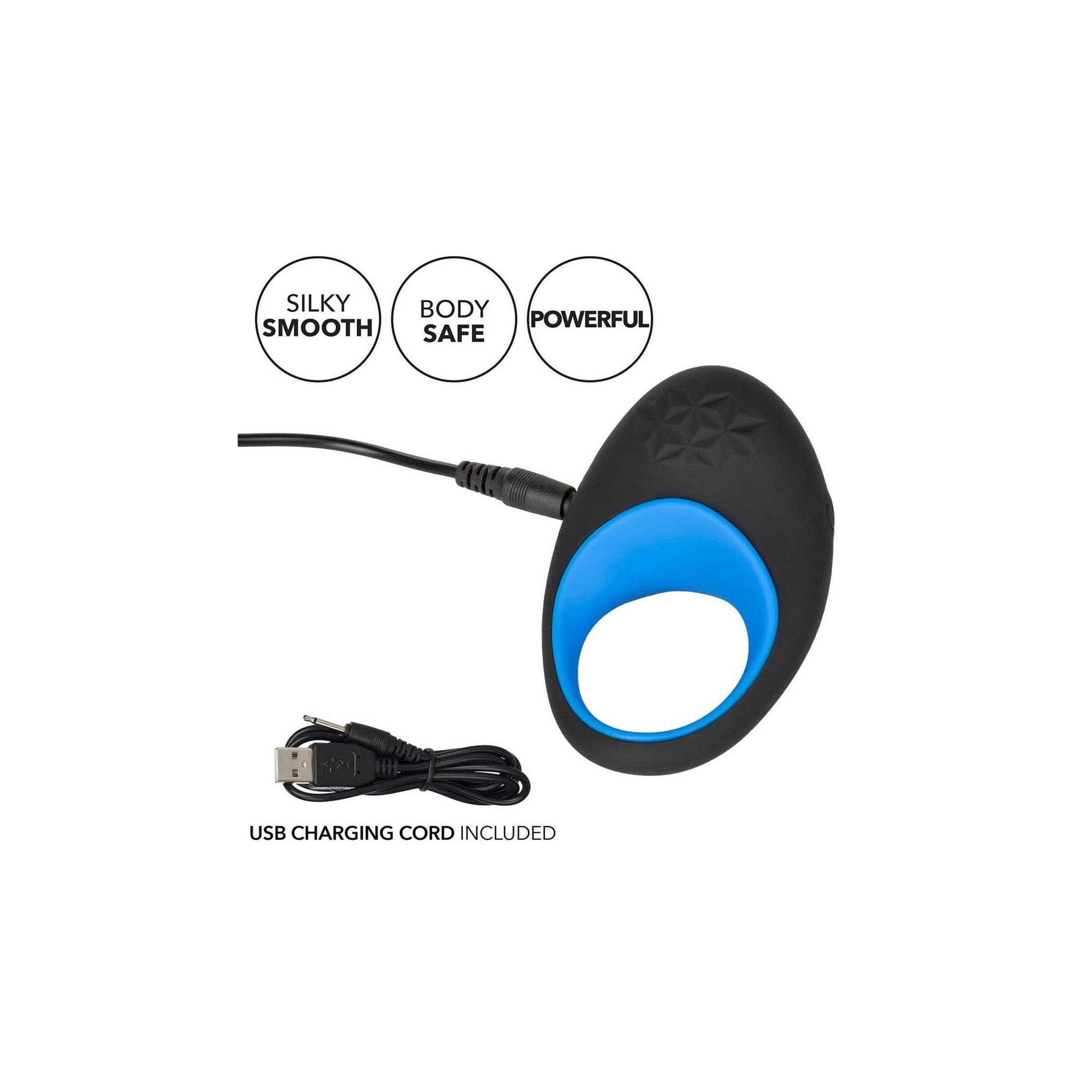 Schwarzer Ring mit blauem Einsatz und USB-Ladekabel. Text: Silky Smooth, Body Safe, Powerful. USB-Ladekabel enthalten.