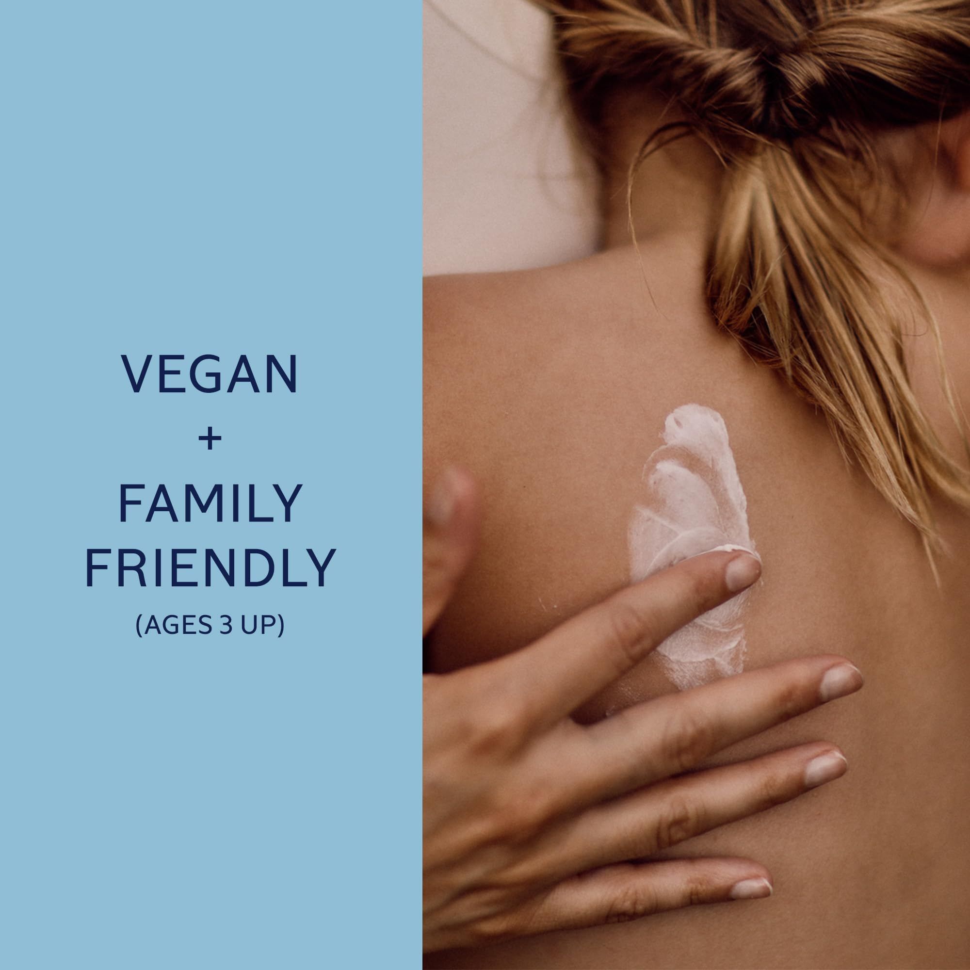Person trägt Creme auf den Rücken auf. Text: Vegan + Family Friendly (AGES 3 UP).