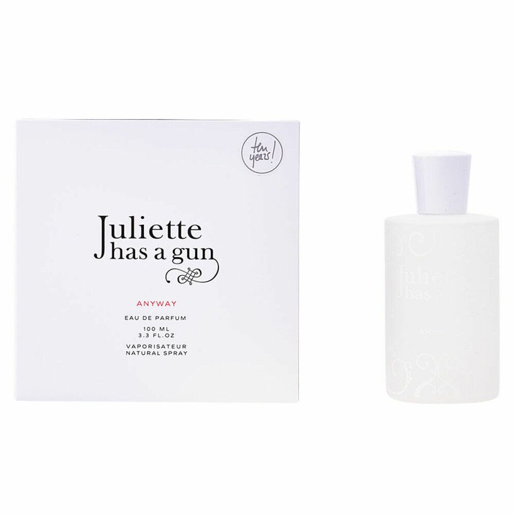 Weiße Schachtel und Flakon. Auf der Schachtel steht "Juliette has a gun Anyway". Der Flakon ist weiß mit weißem Verschluss.