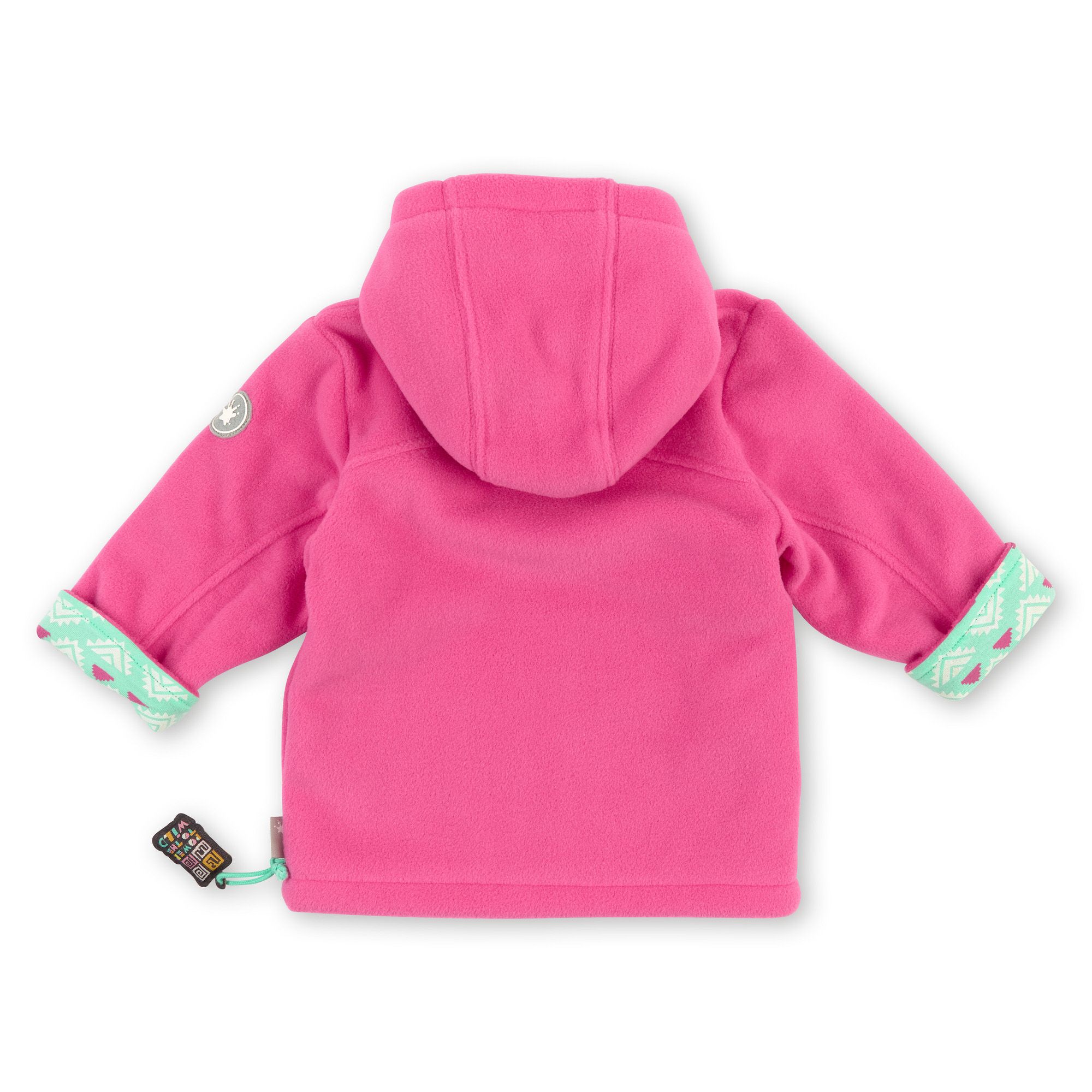 Rückansicht einer rosa Baby-Fleecejacke mit Kapuze. Innenfutter mit Muster. Ärmelaufschläge mit Muster. Marke: sigikid. Anhänger.