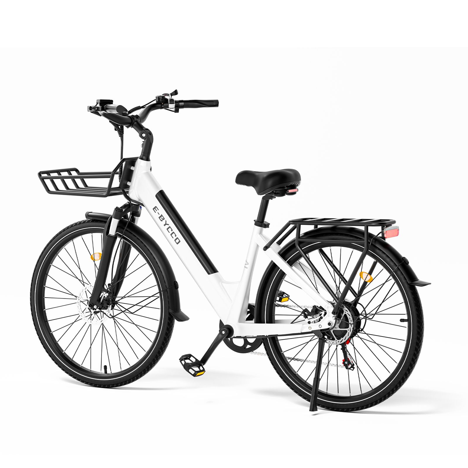 Weißes E-Bike mit Gepäckträger und Korb. Schwarze Reifen und Details. E·Bycco Logo am Rahmen.