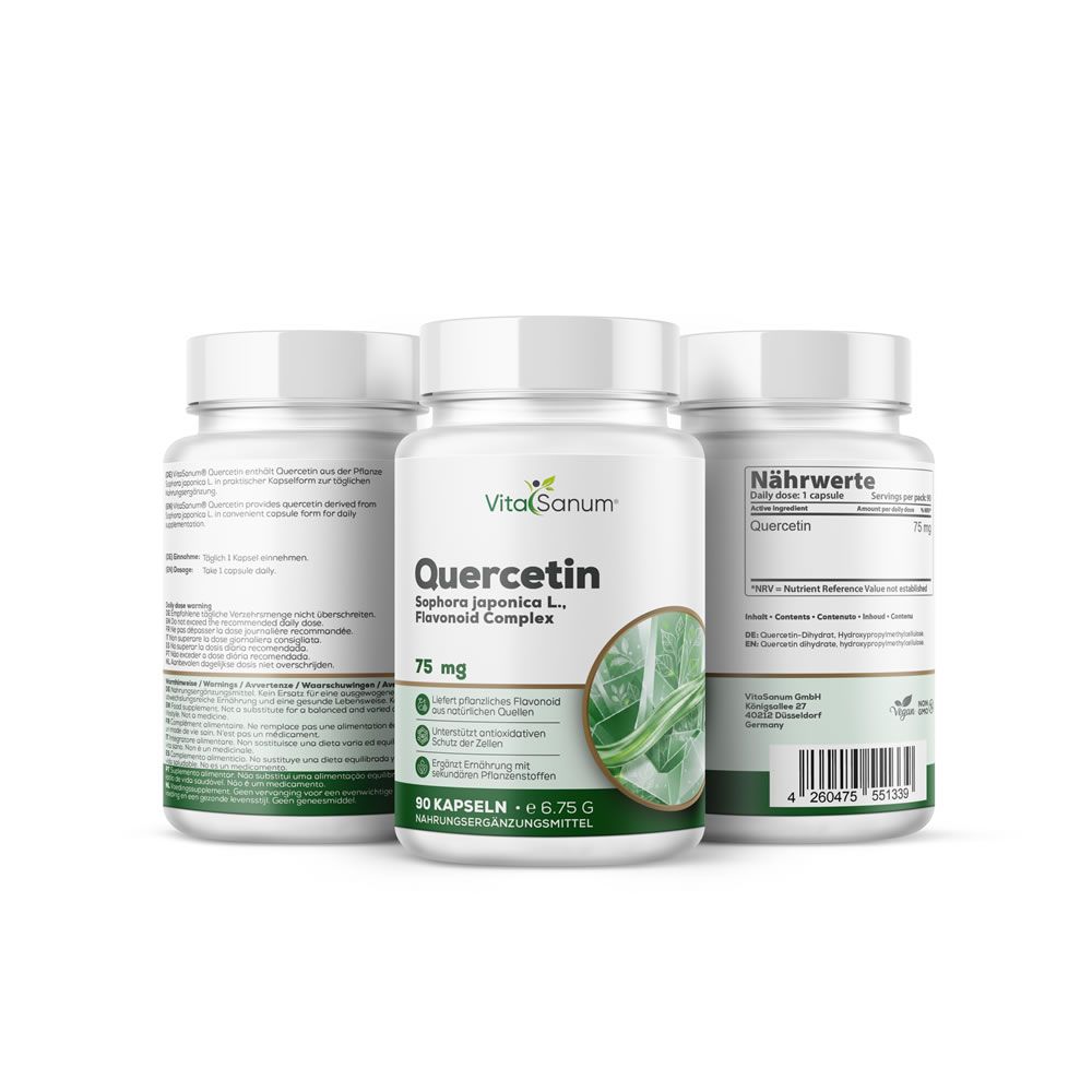 Drei weiße Flaschen VitaSanum® Quercetin. Aufschrift: Quercetin, 75 mg, 90 Kapseln. Grün-weiße Etiketten mit Produktinformationen.