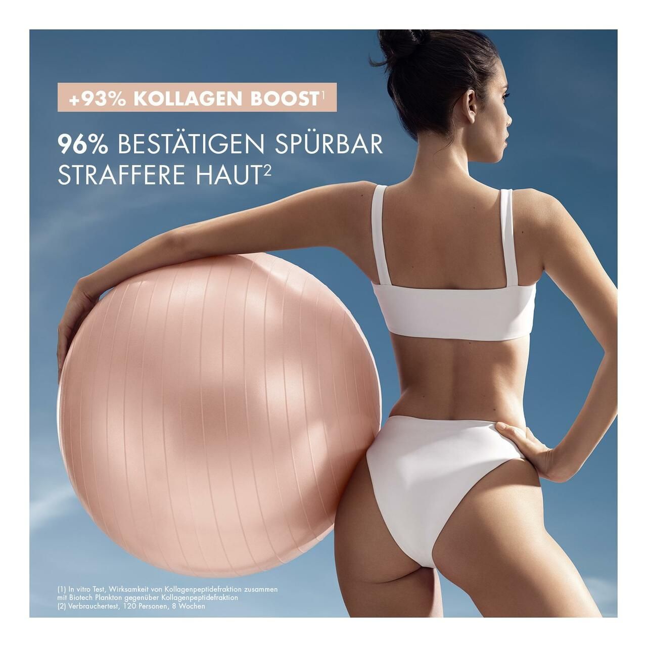 Frau mit weißem Top und Hose, lehnt an einer rosa Gymnastikball. Text: +93% Kollagen Boost, 96% bestätigen straffere Haut.