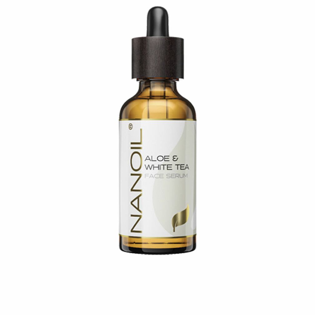 Braune Glasflasche mit Pipette. Aufschrift: NANOIL Aloe & White Tea Face Serum. Weißes Etikett mit goldenem Logo.