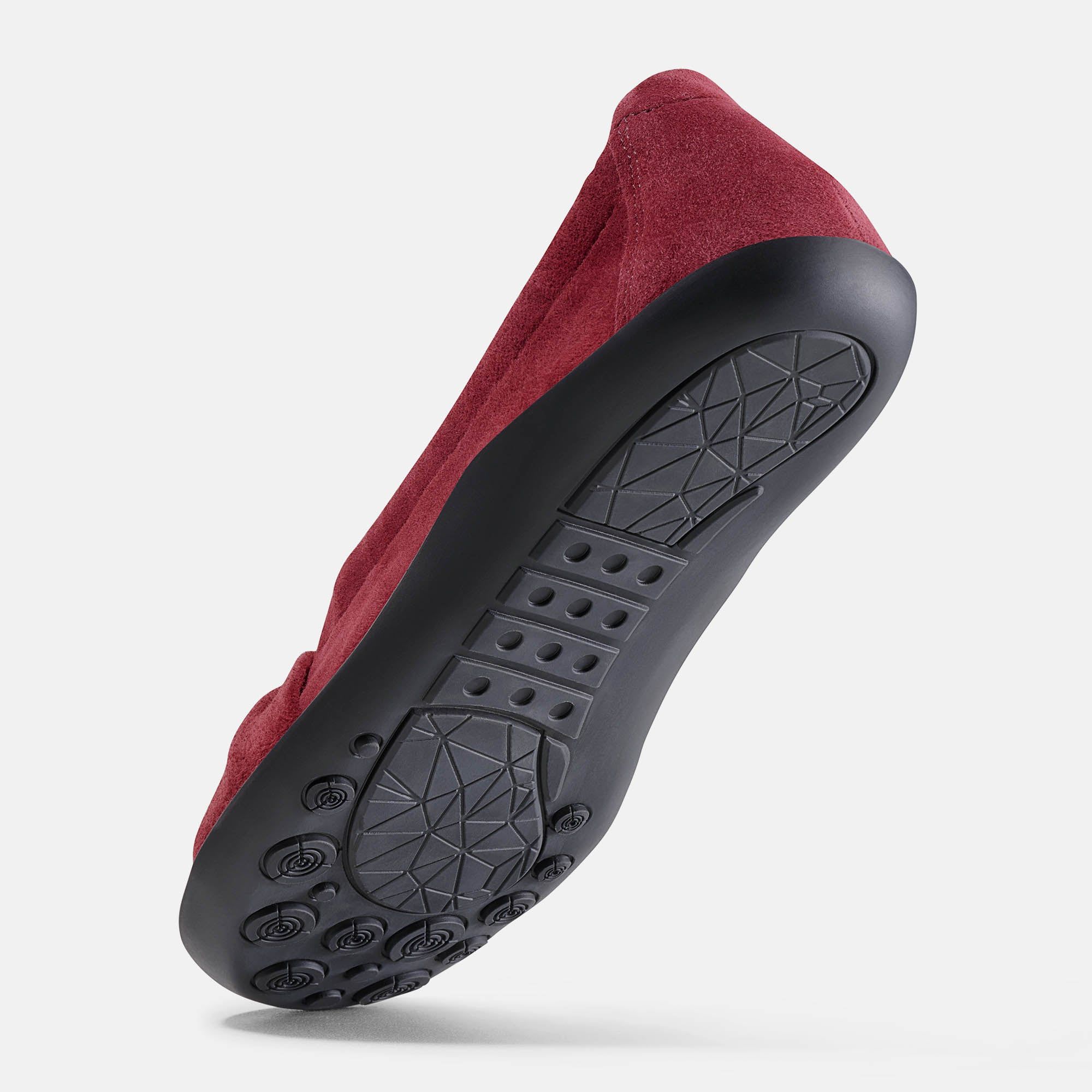 Ballerina-Sohle, bordeauxfarben, schwarze Sohle mit Profil. Weite: breit.
