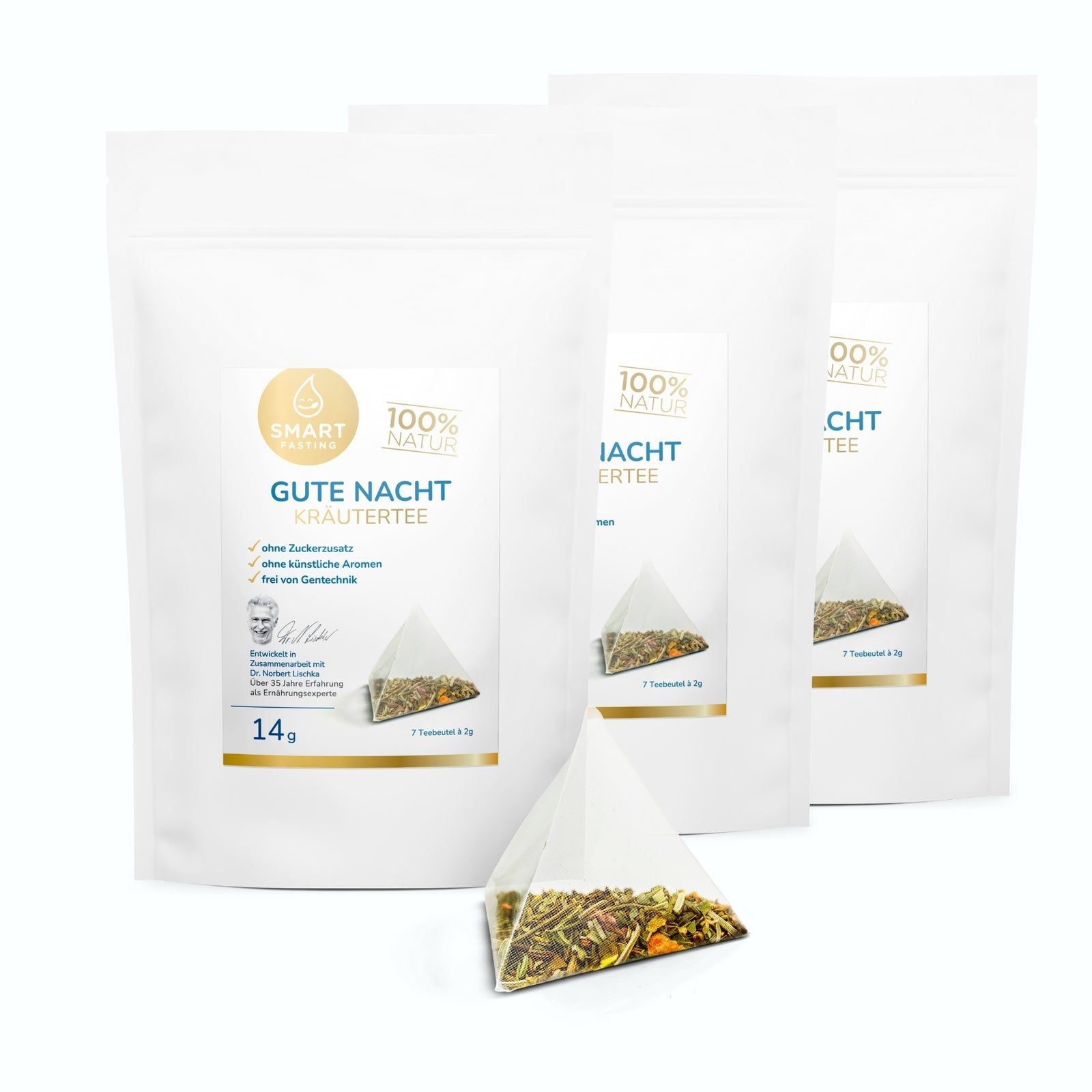 Drei weiße Beutel mit Kräutertee. Text: Gute Nacht Kräutertee, 14g. Ohne Zuckerzusatz, ohne künstliche Aromen. Pyramidenbeutel sichtbar.