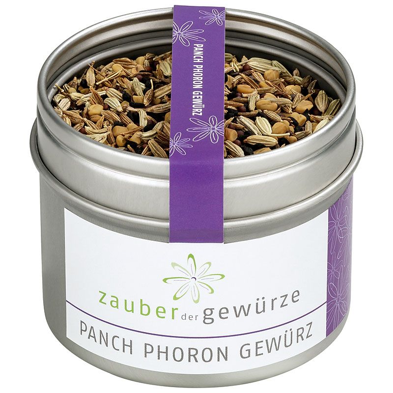 Runde Dose mit Panch Phoron Gewürz. Weißes Etikett mit Produktnamen und lila Band. Deckel geöffnet.