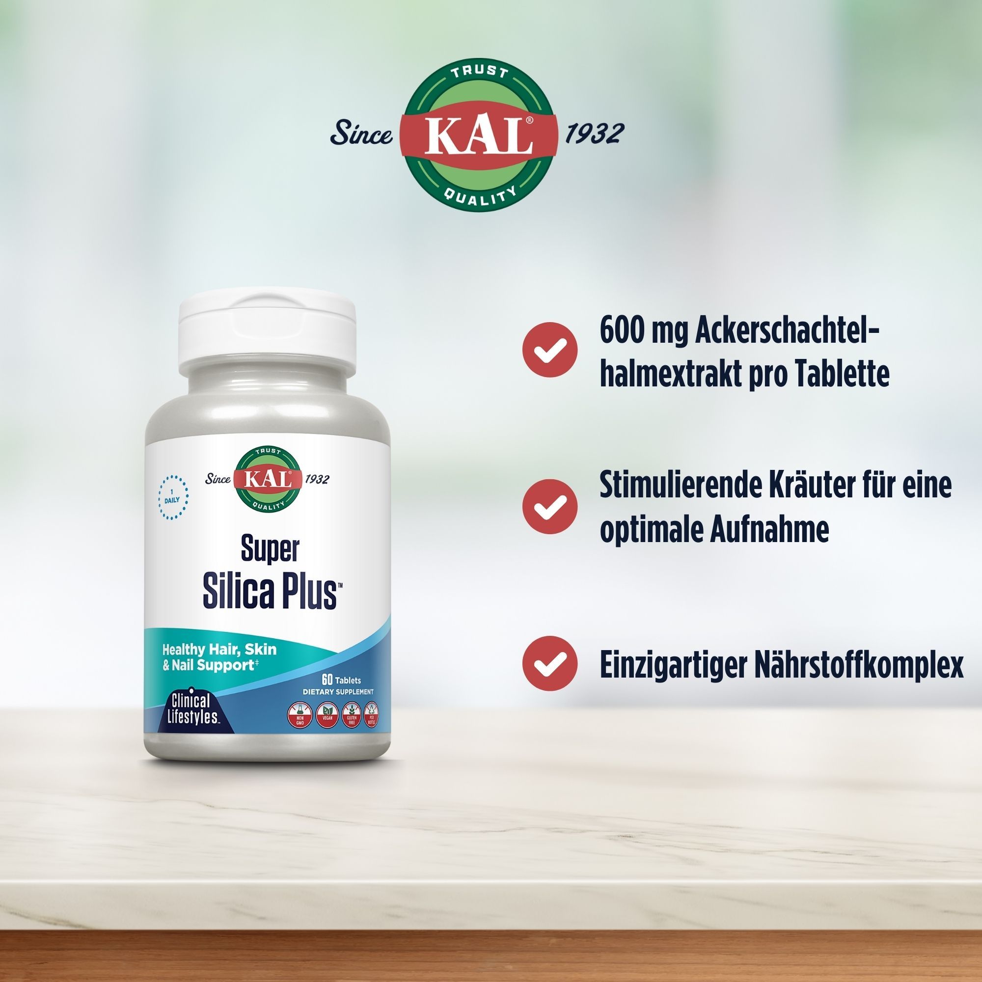 Flasche Super Silica Plus auf Tisch. Text: 600 mg Ackerschachtelhalmextrakt, stimulierende Kräuter, einzigartiger Nährstoffkomplex.