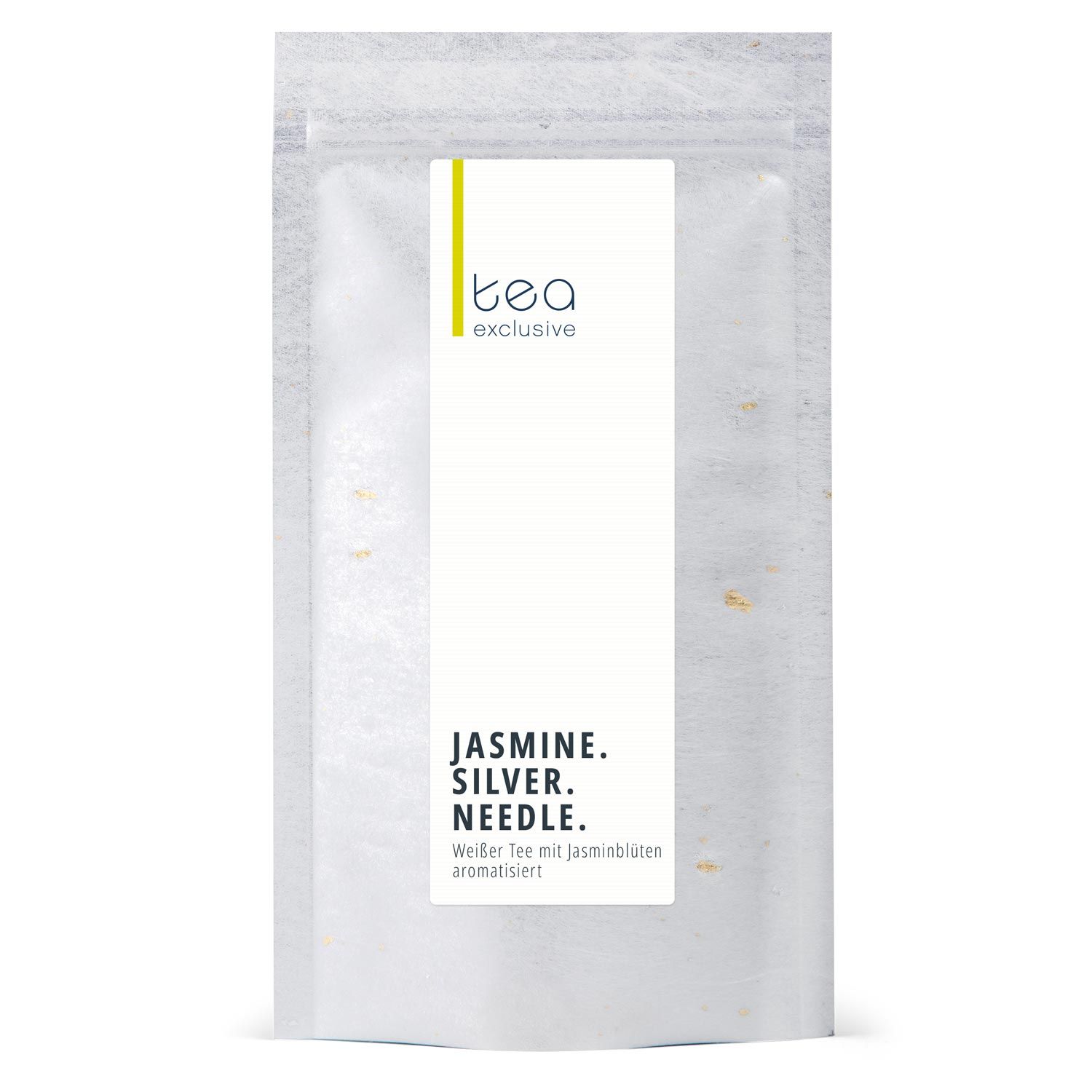 Transparente Verpackung mit gelbem Streifen und Aufschrift 'tea exclusive'. Text: 'JASMINE. SILVER. NEEDLE.' und 'Weißer Tee mit Jasminblüten aromatisiert'.
