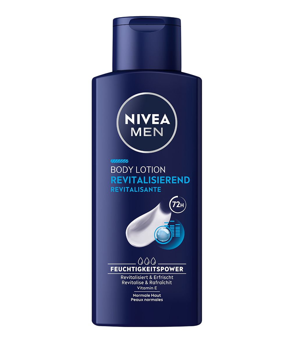 Blaue Flasche NIVEA MEN Body Lotion. Aufschrift: Revitalisierend, 72h Feuchtigkeit. Weiße Creme-Darstellung.