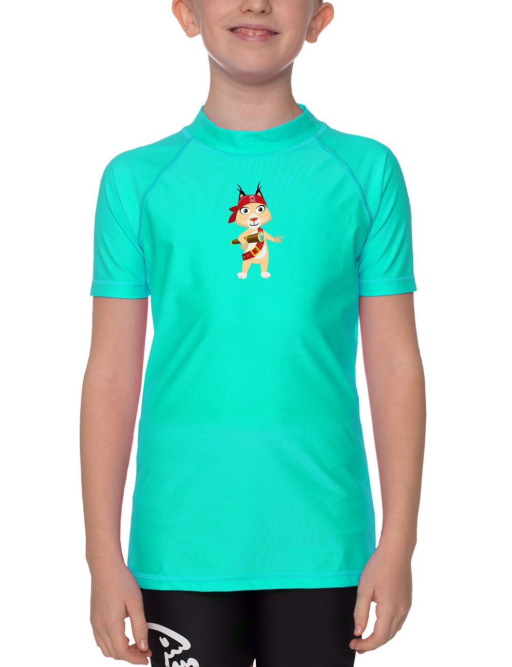 Kind trägt türkisfarbenes UV-Shirt mit kurzem Arm. Aufdruck: Cartoon-Figur. Stehkragen. Hellblaue Nähte.