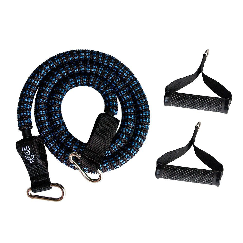 Fitness-Tube mit Griffen. Blau-schwarz geflochtenes Band, zwei schwarze Griffe. Karabinerhaken und Gewichtsanzeige.