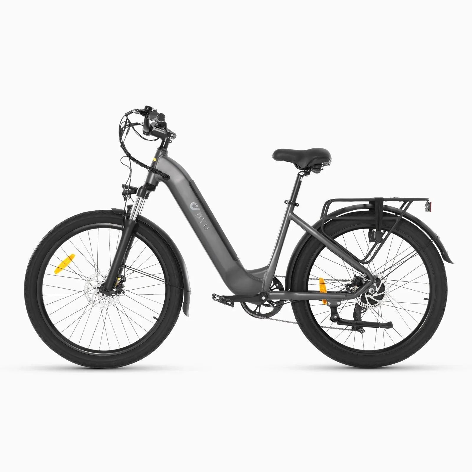 Graues Elektrofahrrad DYU C1. Schwarze Reifen, Gepäckträger, Schutzbleche. Gelbe Reflektoren. DYU-Logo.