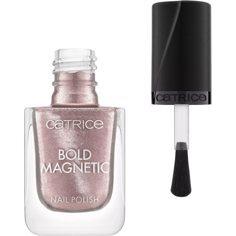 Nagellackflasche Catrice Bold Magnetic, Deckel und Pinsel daneben. Rosa-goldener Lack.