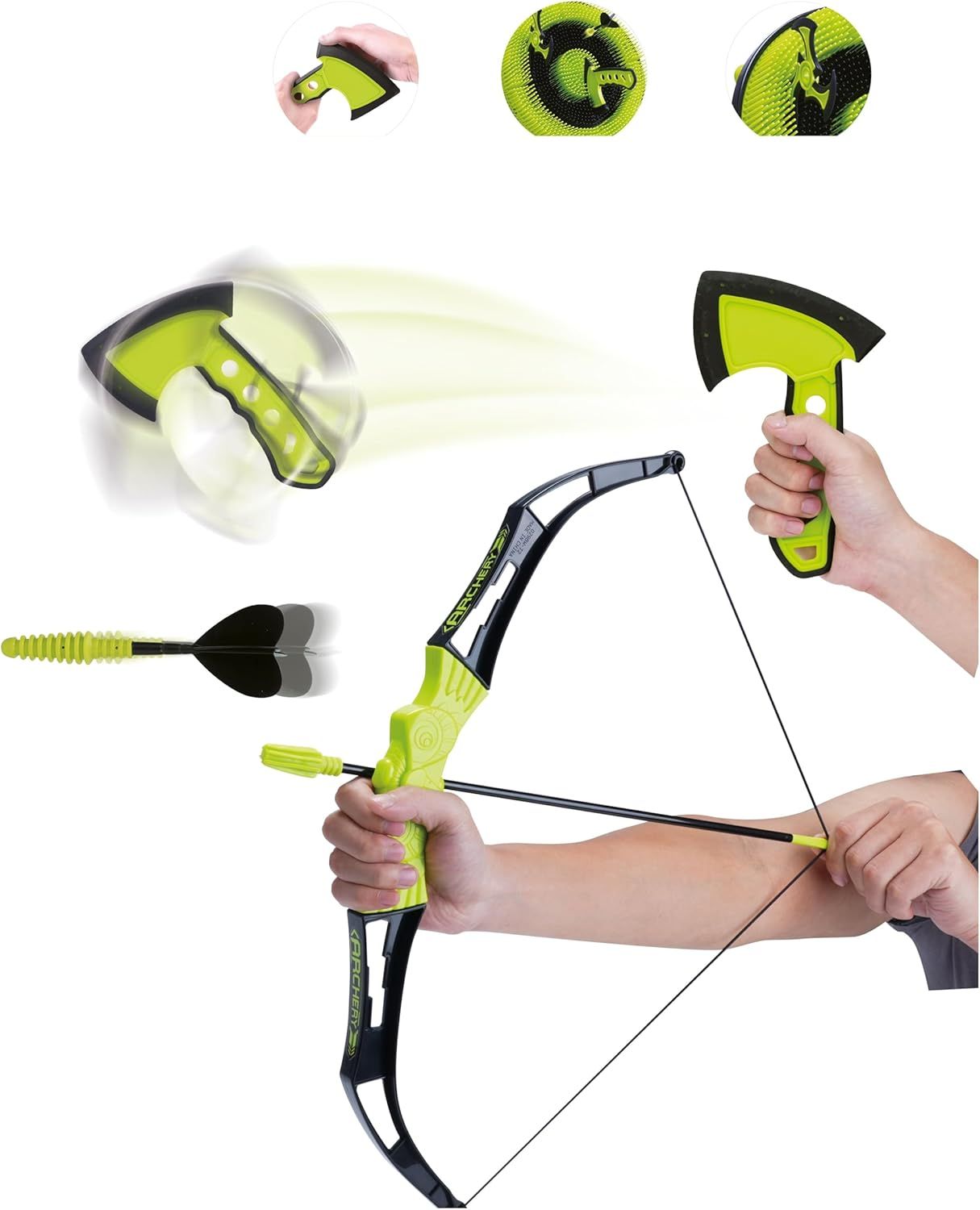 Demonstration des Sunflex Bogenschießens Sets. Bogen, Pfeil, Zielscheibe, Äxte und Wurfstern. Grün-schwarze Farbgebung.