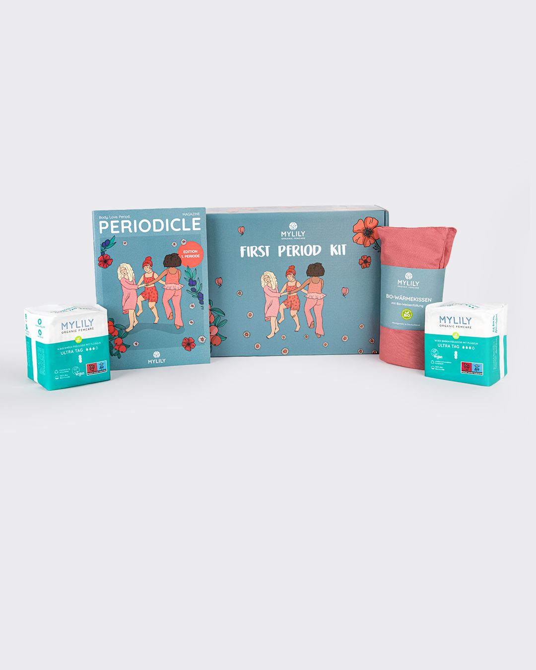 MYLILY First Period Kit. Inhalt: Heft, Box, Binden, Tampons. Aufdrucke: PERIODICLE, Mädchen, Blumen. Verpackung: rosa, blau, weiß.