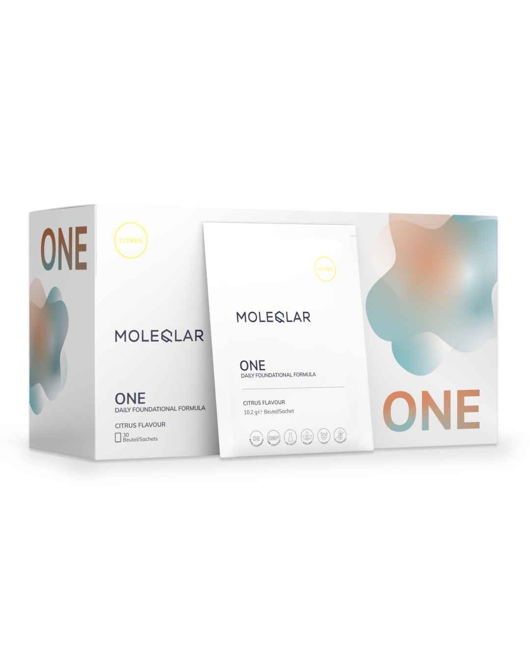 Weiße Verpackung mit Produktbeutel. Aufschrift: MOLEQLAR ONE, Daily Foundational Formula, Citrus Flavor. Abbildungen von Icons.