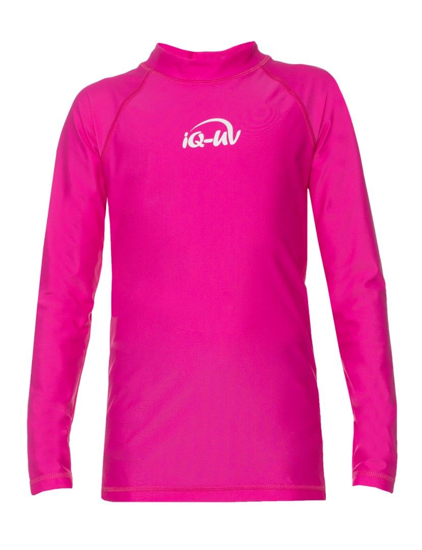 Langärmeliges, pinkfarbenes Shirt mit Stehkragen. Weißes iQ-UV Logo auf der Brust. Nähte in Kontrastfarbe. Blick von vorne.