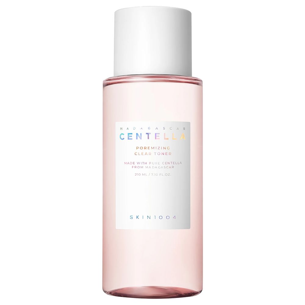 Skin1004 Centella Poremising Clear Toner in klarer Flasche mit weißem Deckel.